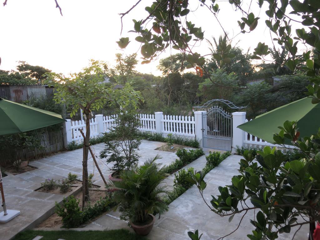 Flame Flowers Homestay Hoi An Exterior photo